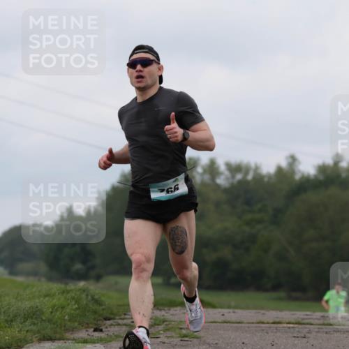 05.05.2024 - 7. Wedeler Halbmarathon H.Heesch http://msf.ph/oto/6221715 05.05.2024 10:57:36 Laufen 99 meine-sportfotos.de
