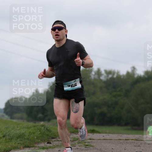05.05.2024 - 7. Wedeler Halbmarathon H.Heesch http://msf.ph/oto/6221716 05.05.2024 10:57:36 Laufen 992 meine-sportfotos.de