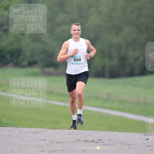 05.05.2024 - 7. Wedeler Halbmarathon H.Heesch http://msf.ph/oto/6221750 05.05.2024 11:00:05 Laufen 608 meine-sportfotos.de