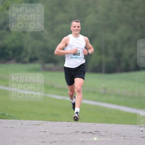 05.05.2024 - 7. Wedeler Halbmarathon H.Heesch http://msf.ph/oto/6221751 05.05.2024 11:00:05 Laufen 008 meine-sportfotos.de