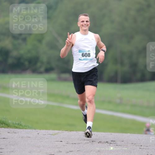 05.05.2024 - 7. Wedeler Halbmarathon H.Heesch http://msf.ph/oto/6221758 05.05.2024 11:00:07 Laufen 608 meine-sportfotos.de