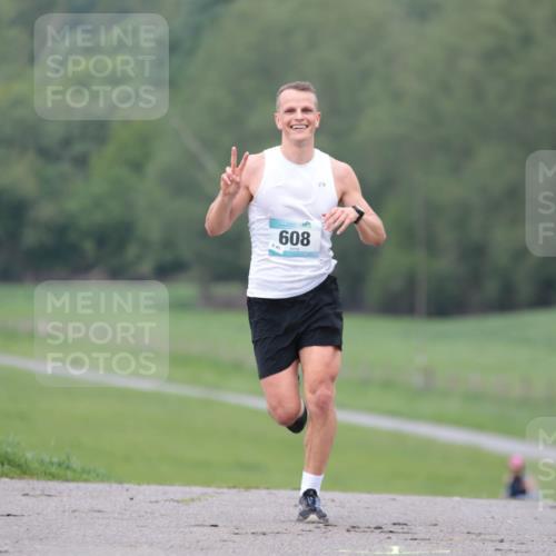 05.05.2024 - 7. Wedeler Halbmarathon H.Heesch http://msf.ph/oto/6221759 05.05.2024 11:00:07 Laufen 608, 445 meine-sportfotos.de