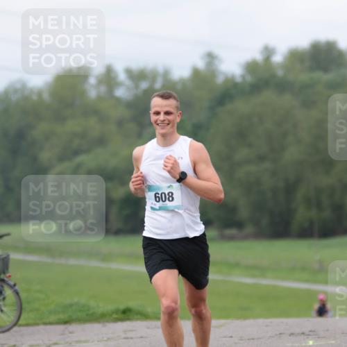 05.05.2024 - 7. Wedeler Halbmarathon H.Heesch http://msf.ph/oto/6221766 05.05.2024 11:00:09 Laufen 608 meine-sportfotos.de