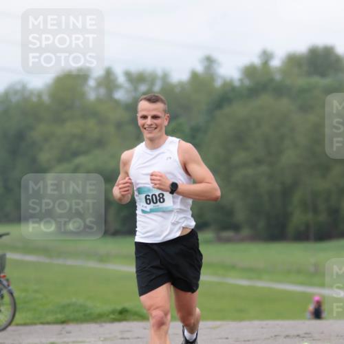 05.05.2024 - 7. Wedeler Halbmarathon H.Heesch http://msf.ph/oto/6221767 05.05.2024 11:00:09 Laufen 608 meine-sportfotos.de