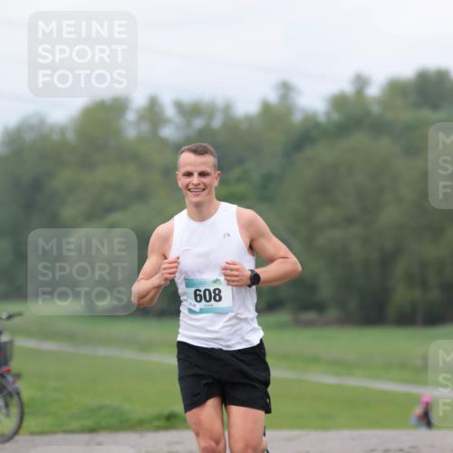 05.05.2024 - 7. Wedeler Halbmarathon H.Heesch http://msf.ph/oto/6221768 05.05.2024 11:00:09 Laufen 608, 45 meine-sportfotos.de