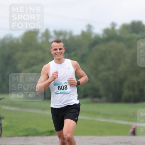 05.05.2024 - 7. Wedeler Halbmarathon H.Heesch http://msf.ph/oto/6221769 05.05.2024 11:00:09 Laufen 608 meine-sportfotos.de