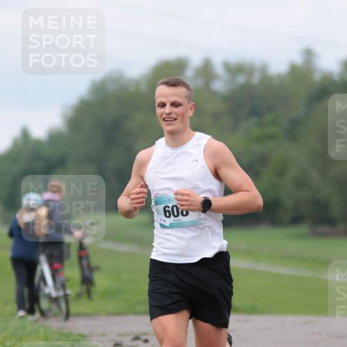 05.05.2024 - 7. Wedeler Halbmarathon H.Heesch http://msf.ph/oto/6221772 05.05.2024 11:00:10 Laufen 600, 45 meine-sportfotos.de