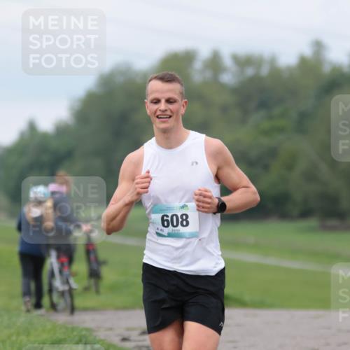 05.05.2024 - 7. Wedeler Halbmarathon H.Heesch http://msf.ph/oto/6221773 05.05.2024 11:00:10 Laufen 608, 45 meine-sportfotos.de