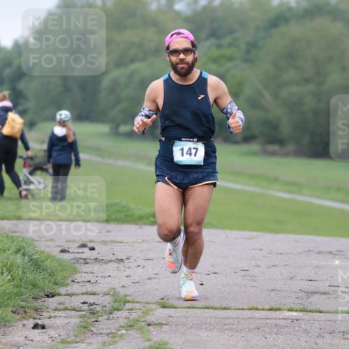 05.05.2024 - 7. Wedeler Halbmarathon H.Heesch http://msf.ph/oto/6221803 05.05.2024 11:00:27 Laufen 147 meine-sportfotos.de