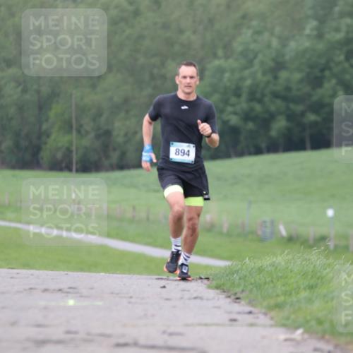 05.05.2024 - 7. Wedeler Halbmarathon H.Heesch http://msf.ph/oto/6221823 05.05.2024 11:01:06 Laufen 894 meine-sportfotos.de