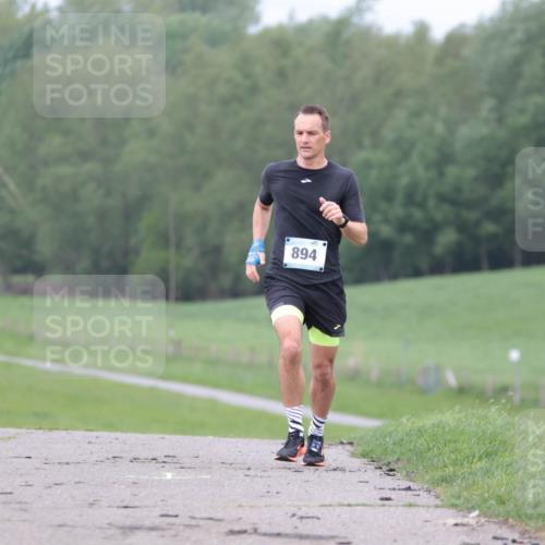 05.05.2024 - 7. Wedeler Halbmarathon H.Heesch http://msf.ph/oto/6221829 05.05.2024 11:01:07 Laufen 894 meine-sportfotos.de