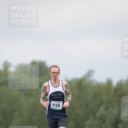05.05.2024 - 7. Wedeler Halbmarathon H.Heesch http://msf.ph/oto/6221849 05.05.2024 11:01:51 Laufen 32, 118 meine-sportfotos.de