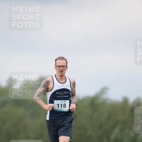 05.05.2024 - 7. Wedeler Halbmarathon H.Heesch http://msf.ph/oto/6221851 05.05.2024 11:01:52 Laufen 118 meine-sportfotos.de