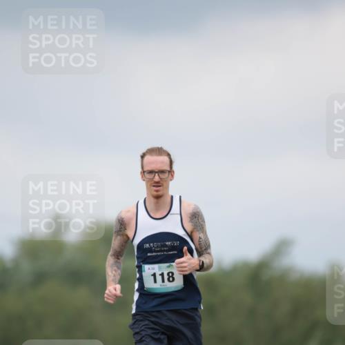 05.05.2024 - 7. Wedeler Halbmarathon H.Heesch http://msf.ph/oto/6221855 05.05.2024 11:01:53 Laufen 32, 118 meine-sportfotos.de