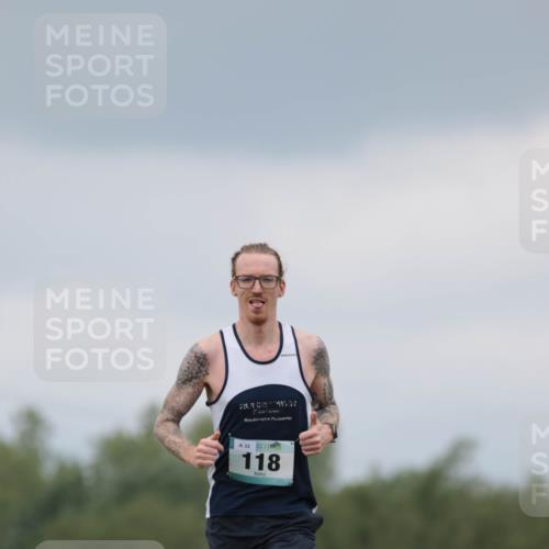 05.05.2024 - 7. Wedeler Halbmarathon H.Heesch http://msf.ph/oto/6221856 05.05.2024 11:01:54 Laufen 32, 118 meine-sportfotos.de