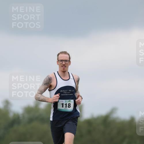 05.05.2024 - 7. Wedeler Halbmarathon H.Heesch http://msf.ph/oto/6221857 05.05.2024 11:01:54 Laufen 32, 118 meine-sportfotos.de