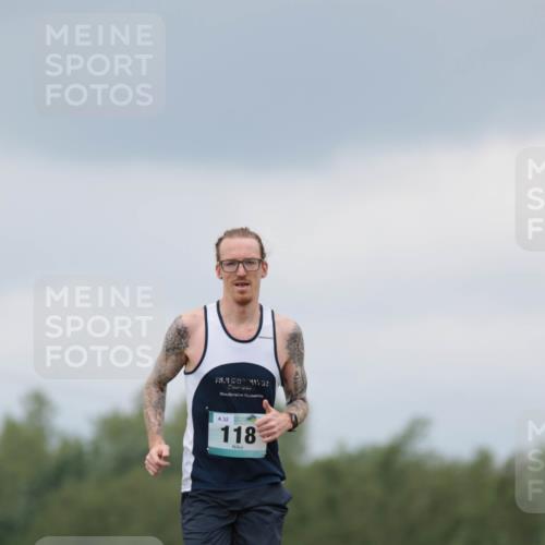 05.05.2024 - 7. Wedeler Halbmarathon H.Heesch http://msf.ph/oto/6221859 05.05.2024 11:01:54 Laufen 32, 118 meine-sportfotos.de