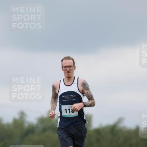 05.05.2024 - 7. Wedeler Halbmarathon H.Heesch http://msf.ph/oto/6221861 05.05.2024 11:01:54 Laufen 32, 118 meine-sportfotos.de