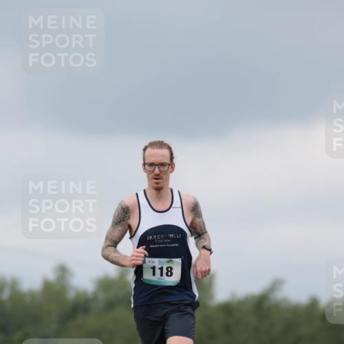 05.05.2024 - 7. Wedeler Halbmarathon H.Heesch http://msf.ph/oto/6221863 05.05.2024 11:01:54 Laufen 32, 118 meine-sportfotos.de