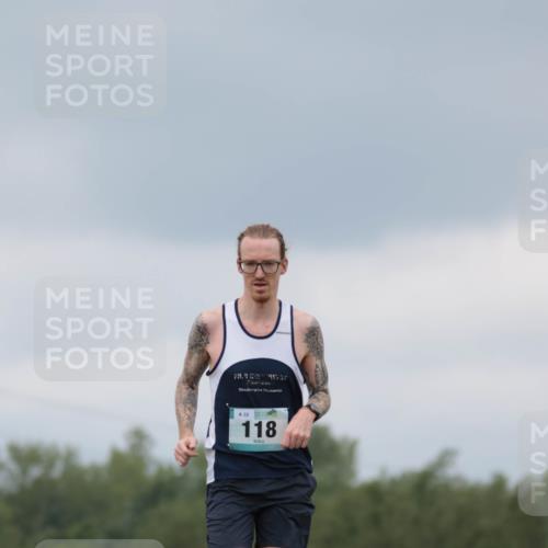 05.05.2024 - 7. Wedeler Halbmarathon H.Heesch http://msf.ph/oto/6221864 05.05.2024 11:01:55 Laufen 32, 118 meine-sportfotos.de