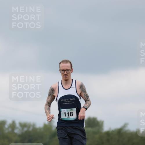 05.05.2024 - 7. Wedeler Halbmarathon H.Heesch http://msf.ph/oto/6221867 05.05.2024 11:01:55 Laufen 32, 118 meine-sportfotos.de
