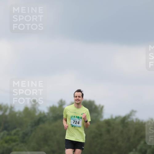 05.05.2024 - 7. Wedeler Halbmarathon H.Heesch http://msf.ph/oto/6221878 05.05.2024 11:02:12 Laufen 724 meine-sportfotos.de