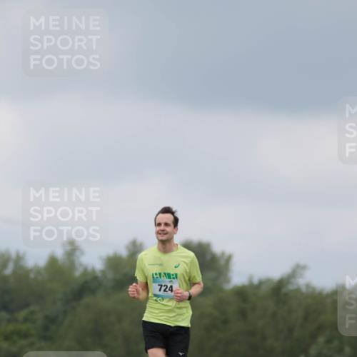 05.05.2024 - 7. Wedeler Halbmarathon H.Heesch http://msf.ph/oto/6221881 05.05.2024 11:02:12 Laufen 724 meine-sportfotos.de