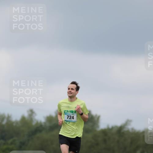 05.05.2024 - 7. Wedeler Halbmarathon H.Heesch http://msf.ph/oto/6221883 05.05.2024 11:02:13 Laufen 724 meine-sportfotos.de