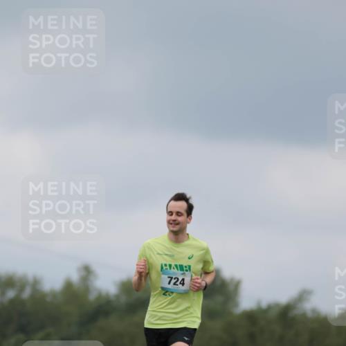 05.05.2024 - 7. Wedeler Halbmarathon H.Heesch http://msf.ph/oto/6221886 05.05.2024 11:02:13 Laufen 724, 20 meine-sportfotos.de