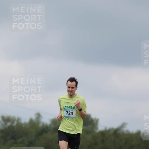 05.05.2024 - 7. Wedeler Halbmarathon H.Heesch http://msf.ph/oto/6221887 05.05.2024 11:02:13 Laufen 724, 25 meine-sportfotos.de