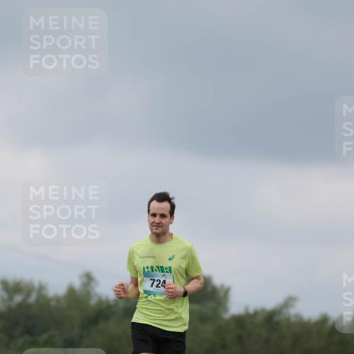 05.05.2024 - 7. Wedeler Halbmarathon H.Heesch http://msf.ph/oto/6221889 05.05.2024 11:02:14 Laufen 724 meine-sportfotos.de