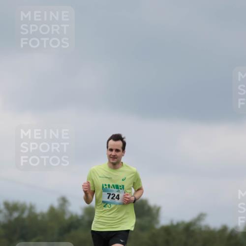 05.05.2024 - 7. Wedeler Halbmarathon H.Heesch http://msf.ph/oto/6221890 05.05.2024 11:02:14 Laufen 724, 23 meine-sportfotos.de