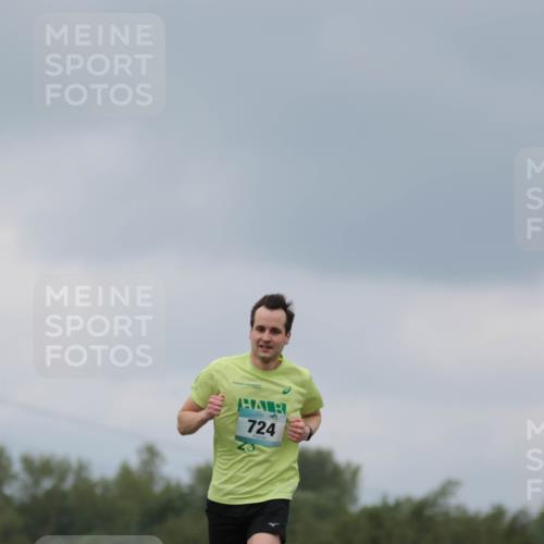 05.05.2024 - 7. Wedeler Halbmarathon H.Heesch http://msf.ph/oto/6221891 05.05.2024 11:02:14 Laufen 724 meine-sportfotos.de