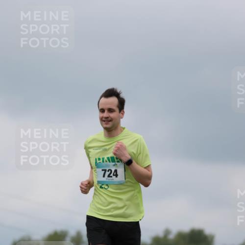 05.05.2024 - 7. Wedeler Halbmarathon H.Heesch http://msf.ph/oto/6221901 05.05.2024 11:02:16 Laufen 724 meine-sportfotos.de