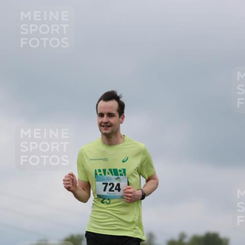 05.05.2024 - 7. Wedeler Halbmarathon H.Heesch http://msf.ph/oto/6221903 05.05.2024 11:02:16 Laufen 724 meine-sportfotos.de