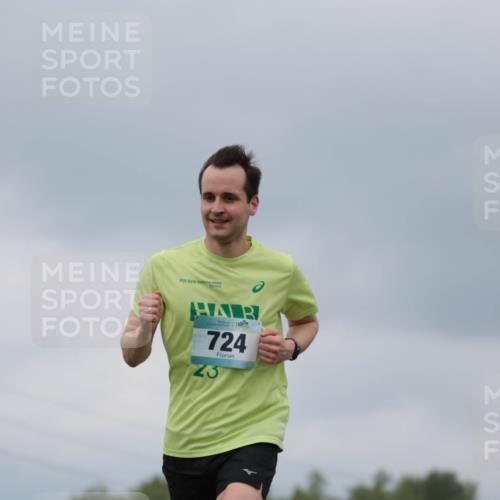 05.05.2024 - 7. Wedeler Halbmarathon H.Heesch http://msf.ph/oto/6221904 05.05.2024 11:02:16 Laufen 724, 25 meine-sportfotos.de