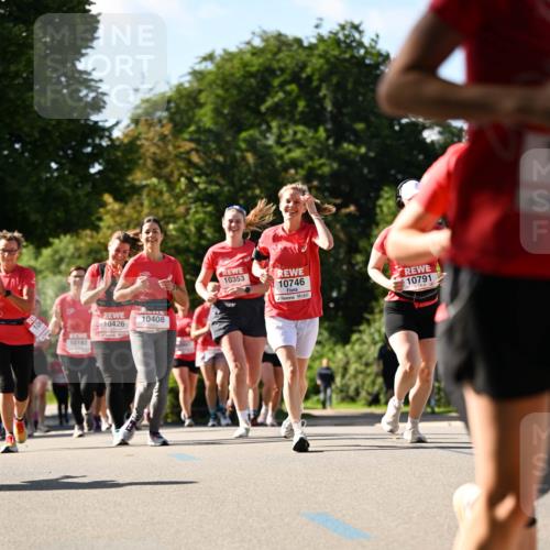08.06.2024 - REWE Women's Run Dr. Thomas Lammeyer http://msf.ph/oto/6244044 09.06.2024 09:20:02 Laufen 10353, 10746, 10791, 10426, 10408, 10183 meine-sportfotos.de