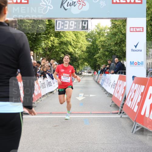 08.06.2024 - REWE Women's Run Strokosch-Dieckow http://msf.ph/oto/6244205 09.06.2024 09:39:43 Ziel 10738 meine-sportfotos.de