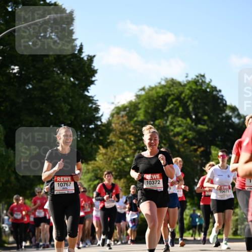 08.06.2024 - REWE Women's Run Dr. Thomas Lammeyer http://msf.ph/oto/6244384 09.06.2024 09:20:42 Laufen 10767, 10372, 10, 10671 meine-sportfotos.de