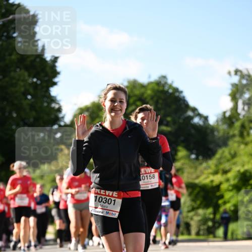 08.06.2024 - REWE Women's Run Dr. Thomas Lammeyer http://msf.ph/oto/6244422 09.06.2024 09:20:46 Laufen 10301, 0158 meine-sportfotos.de