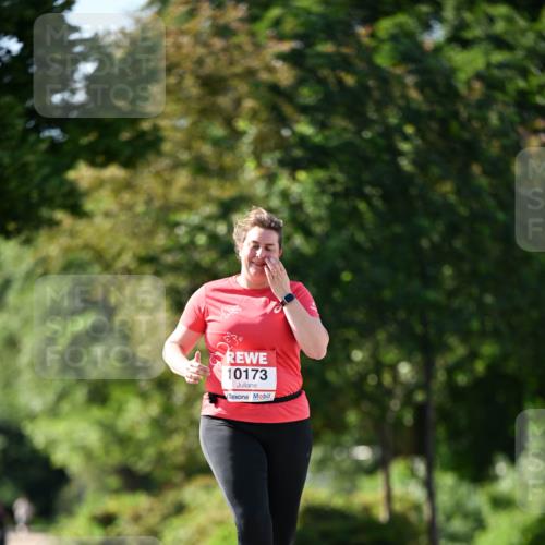 08.06.2024 - REWE Women's Run Dr. Thomas Lammeyer http://msf.ph/oto/6246064 09.06.2024 09:25:24 Laufen 10173 meine-sportfotos.de