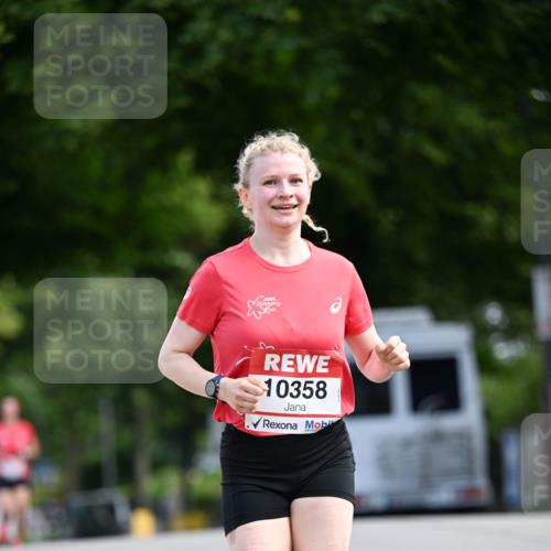 08.06.2024 - REWE Women's Run Dr. Thomas Lammeyer http://msf.ph/oto/6247358 09.06.2024 09:36:47 Laufen 10358 meine-sportfotos.de