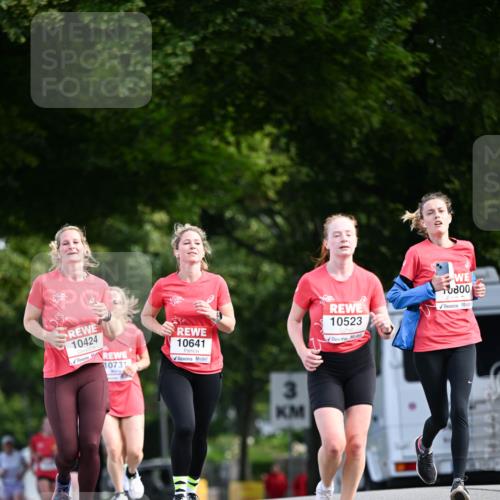 08.06.2024 - REWE Women's Run Dr. Thomas Lammeyer http://msf.ph/oto/6248012 09.06.2024 09:39:30 Laufen 10424, 10731, 10641, 3, 10523, 800 meine-sportfotos.de
