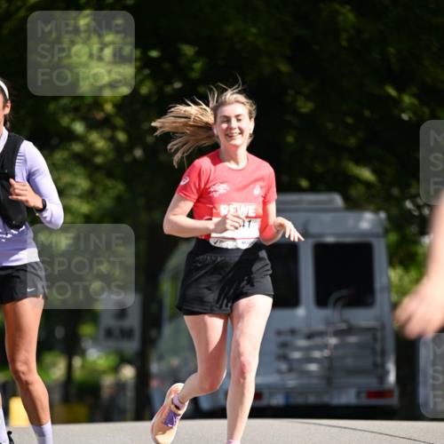 08.06.2024 - REWE Women's Run Dr. Thomas Lammeyer http://msf.ph/oto/6251131 09.06.2024 09:48:56 Laufen 3, 8, 38 meine-sportfotos.de