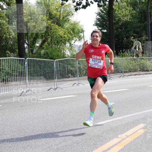 08.06.2024 - REWE Women's Run Strokosch-Dieckow http://msf.ph/oto/6256591 09.06.2024 09:37:25 Laufen 10738 meine-sportfotos.de