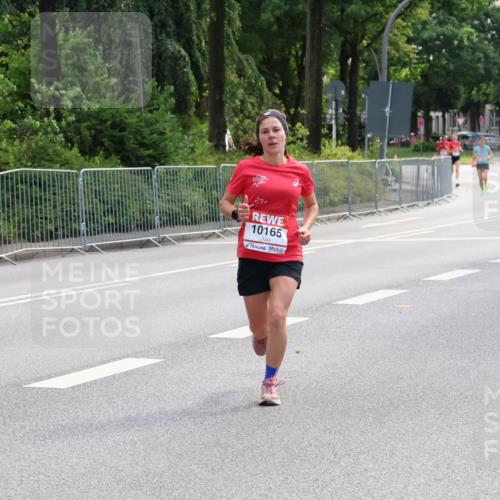 08.06.2024 - REWE Women's Run Strokosch-Dieckow http://msf.ph/oto/6256734 09.06.2024 09:43:28 Laufen 10165 meine-sportfotos.de
