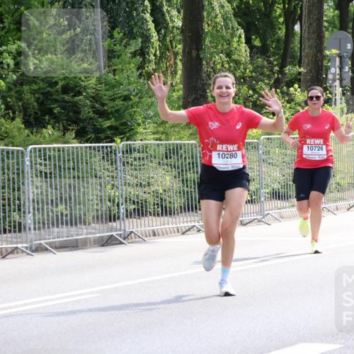 08.06.2024 - REWE Women's Run Strokosch-Dieckow http://msf.ph/oto/6256761 09.06.2024 09:43:42 Laufen 10280, 10726 meine-sportfotos.de