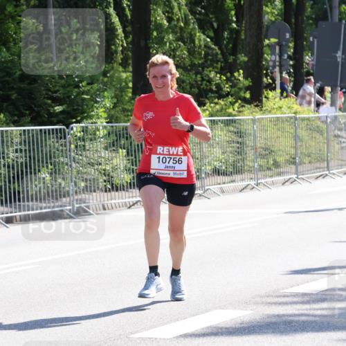08.06.2024 - REWE Women's Run Strokosch-Dieckow http://msf.ph/oto/6257244 09.06.2024 09:49:44 Laufen 10756, 10723 meine-sportfotos.de