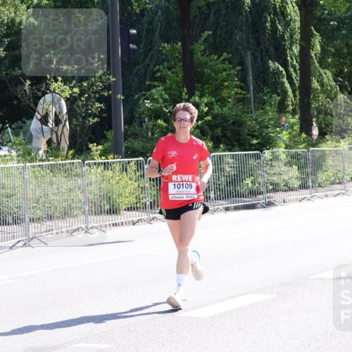 08.06.2024 - REWE Women's Run Strokosch-Dieckow http://msf.ph/oto/6257296 09.06.2024 09:50:02 Laufen 10109 meine-sportfotos.de