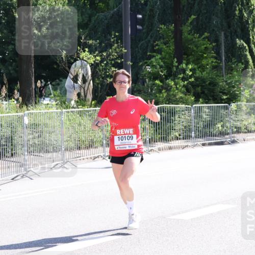 08.06.2024 - REWE Women's Run Strokosch-Dieckow http://msf.ph/oto/6257298 09.06.2024 09:50:03 Laufen 10109 meine-sportfotos.de